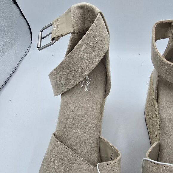 Women's New Heel Sandals, Cream Grey colored, Size 11, by Universal Thread 4in - Picture 3 of 8